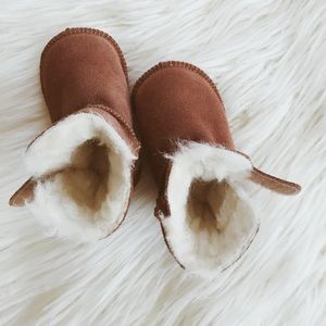EMU• genuine suede booties